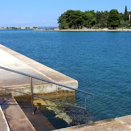 Apartments With A Parking Space Preko, Ugljan - 8428