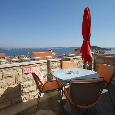 With A Parking Space Preko, Ugljan - 8428 Appartement Preko