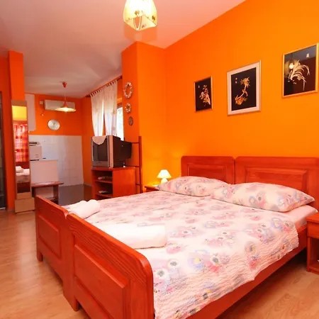 With A Parking Space Preko, Ugljan - 8428 Apartament *