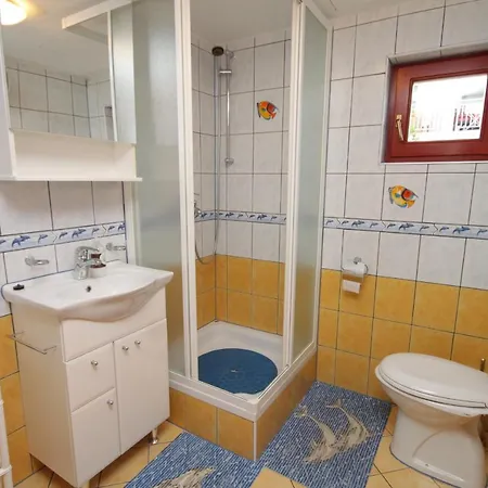 With A Parking Space Preko, Ugljan - 8428 פרקו