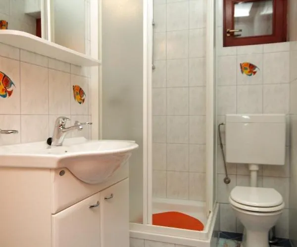 With A Parking Space Preko, Ugljan - 8428 شقة