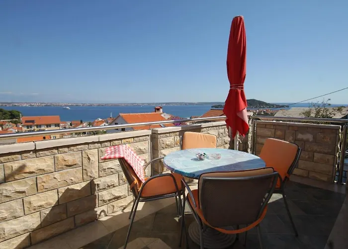 With A Parking Space Preko, Ugljan - 8428 شقة بريكو