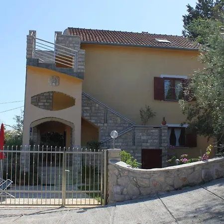 With A Parking Space Preko, Ugljan - 8428 Apartament *