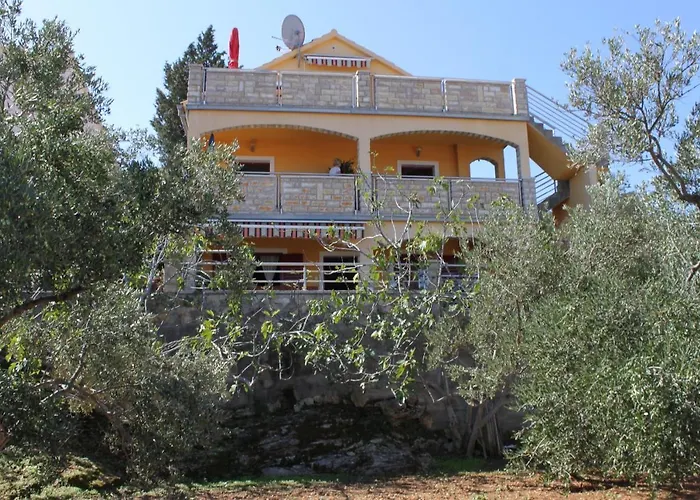 Апартаменты Apartments With A Parking Space Preko, Ugljan - 8428 *