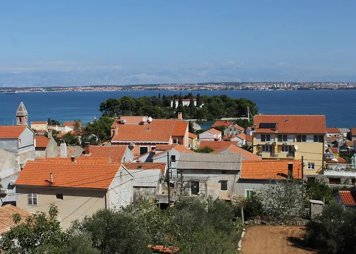 Apartments With A Parking Space Preko, Ugljan - 8428