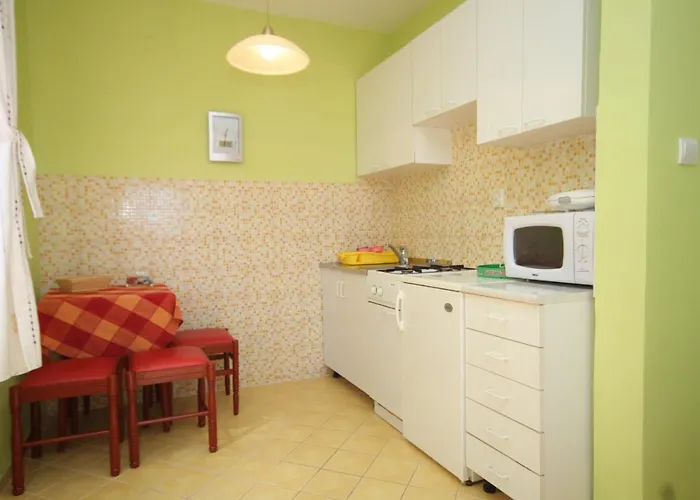 Апартаменты Apartments With A Parking Space Preko, Ugljan - 8428 Преко