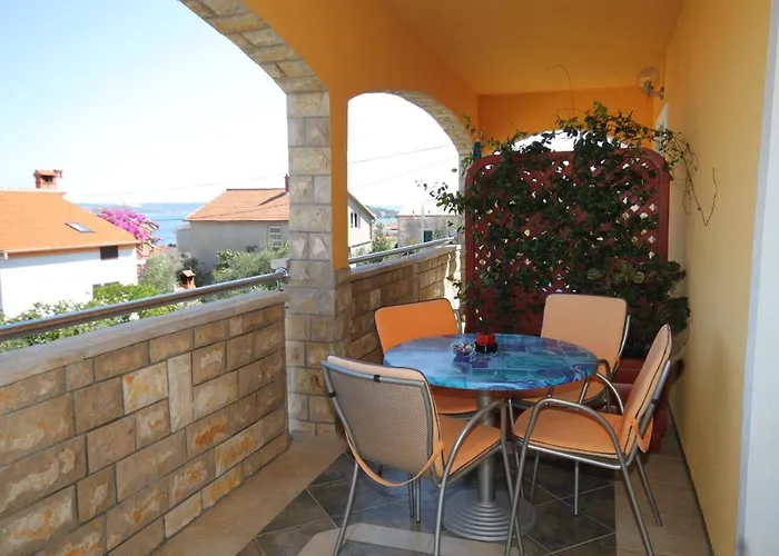 Апартаменты Apartments With A Parking Space Preko, Ugljan - 8428 *